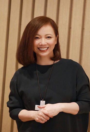 邓萃雯年轻时的照片组图(邓萃雯最美照片) 邓萃雯年轻时的照片组图(邓萃雯最美照片)