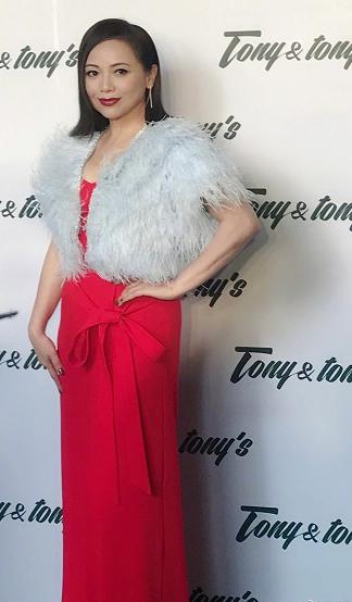 邓萃雯年轻时的照片组图(邓萃雯最美照片)