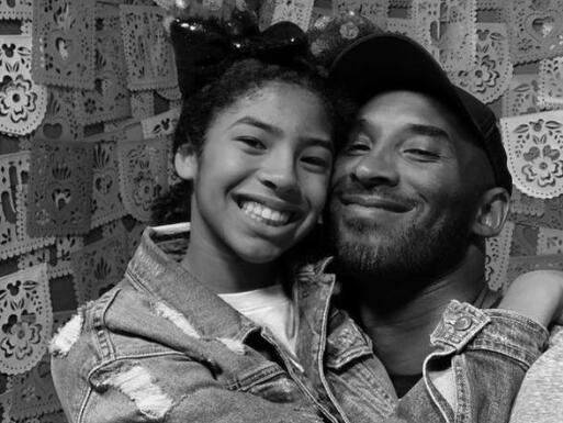 科比遗体移交家属现场照片什么样的(科比遗体已安葬)