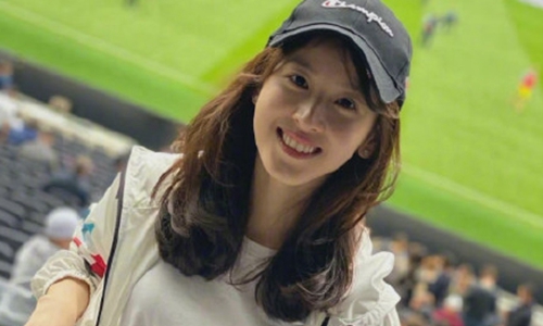 章泽天黑白芭蕾舞旧照曝光引热议