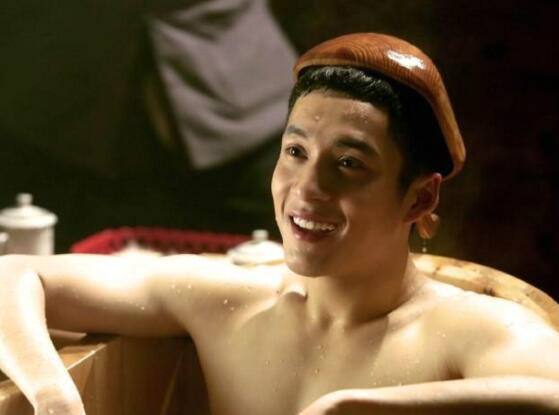 韩东君和金晨在一起过吗？韩东君肌肉性感至(韩东君承认金晨是女友)