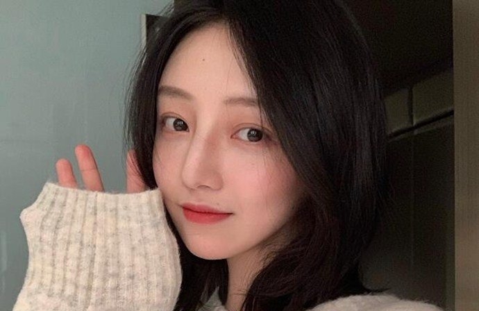 林更新与网红同游厦大晒自拍照太亲密 林更新与网红同游厦大晒自拍照太亲密