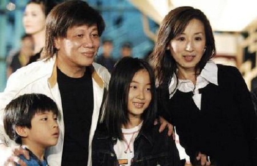 梁小龙现任妻子宋骧资料(梁小龙的近照) 梁小龙现任妻子宋骧资料(梁小龙的近照)