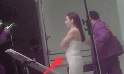 张柏芝四胎疑曝光(张柏芝罕见回应怀有四胎)