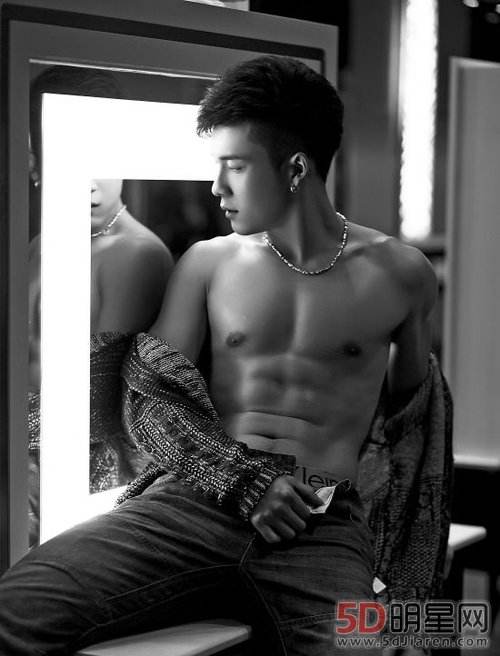 韩东君和金晨在一起过吗？韩东君肌肉性感至(韩东君承认金晨是女友)