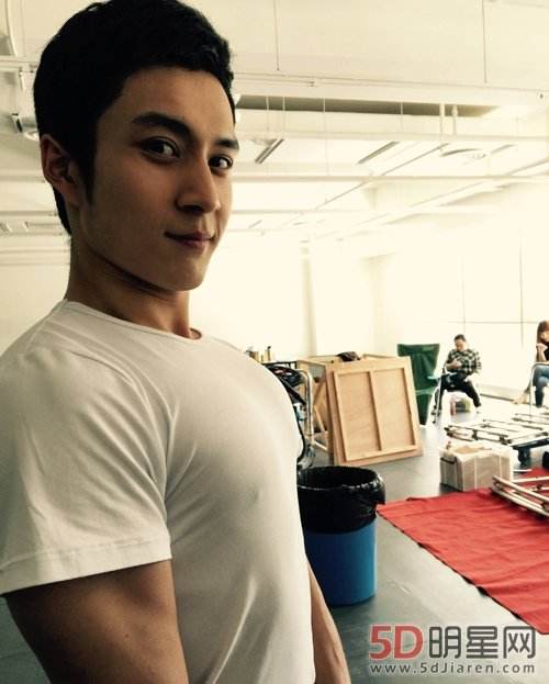 韩东君和金晨在一起过吗？韩东君肌肉性感至(韩东君承认金晨是女友)