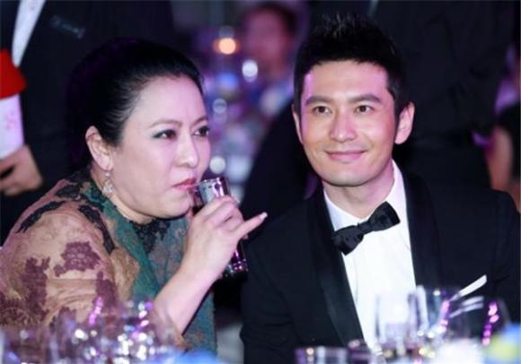 陈岚黄晓明怎么认识的(黄晓明和秦岚是什么关系)