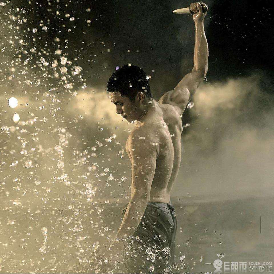 韩东君和金晨在一起过吗？韩东君肌肉性感至(韩东君承认金晨是女友)