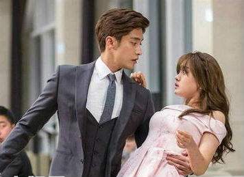 焦急的罗曼史里的东久是谁的孩子?剧中的女(焦急的罗曼史的演员) 焦急的罗曼史里的东久是谁的孩子?剧中的女(焦急的罗曼史的演员)