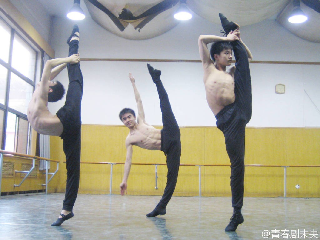 男演员杨洋的妈妈图片曝光(杨洋的妈妈长什么样子)