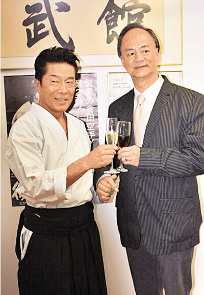 仓田保昭谈李小龙的身手(李小龙和仓田保昭) 仓田保昭谈李小龙的身手(李小龙和仓田保昭)