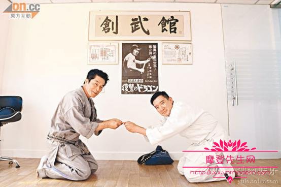 仓田保昭谈李小龙的身手(李小龙和仓田保昭) 仓田保昭谈李小龙的身手(李小龙和仓田保昭)