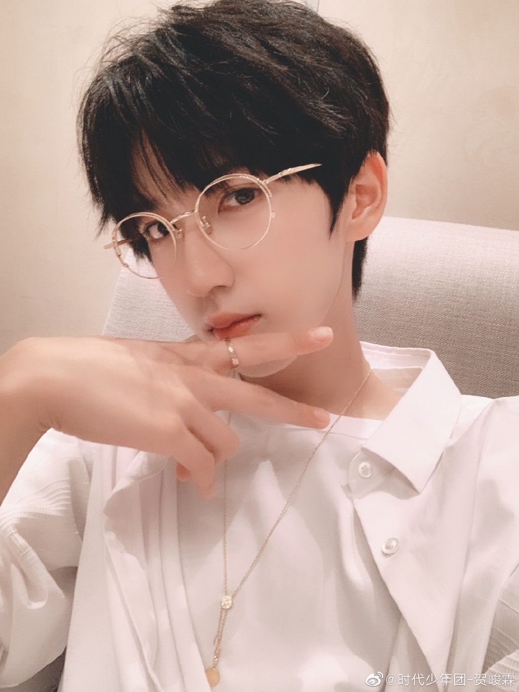 贺峻霖为什么叫影、兔子、小铃铛、樱子、贺(贺峻霖为什么是樱) 贺峻霖为什么叫影、兔子、小铃铛、樱子、贺(贺峻霖为什么是樱)