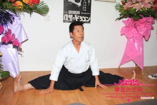 仓田保昭谈李小龙的身手(李小龙和仓田保昭) 仓田保昭谈李小龙的身手(李小龙和仓田保昭)