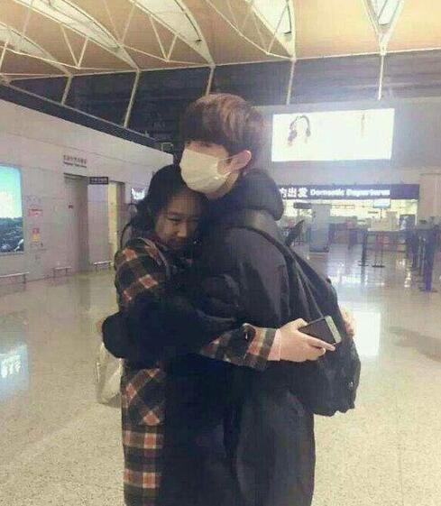 杨洋被虹桥一姐抱过吗?虹桥一姐身世曝光揭