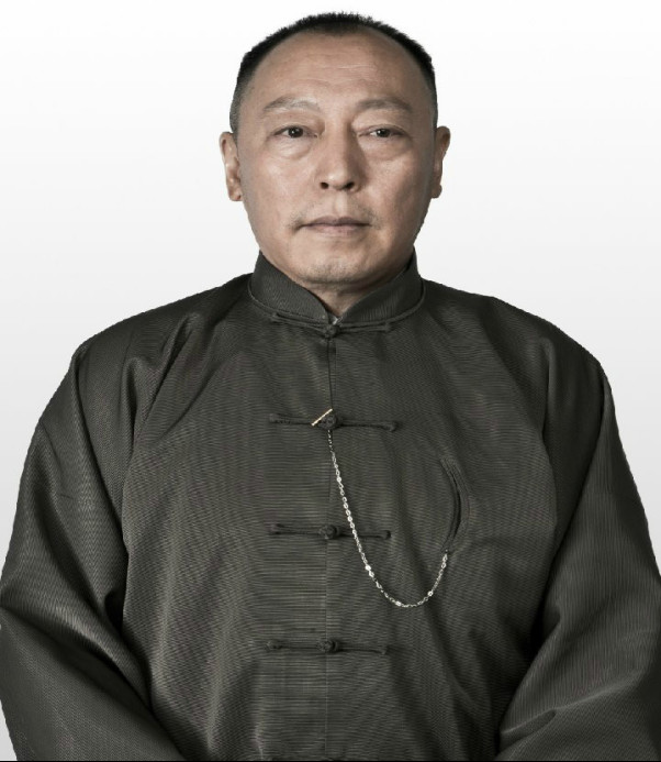 倪大红是倪萍的哥哥吗？倪大红是谁的妹夫站(倪大红和倪萍是什么关系?)