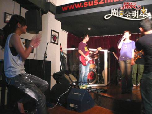 张靓颖出场费是多少钱?张靓颖出道前酒吧唱(张靓颖一场商演多少钱?) 张靓颖出场费是多少钱?张靓颖出道前酒吧唱(张靓颖一场商演多少钱?)