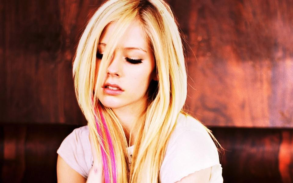 艾薇儿为什么叫酵母、胡萝卜？艾薇儿和霉霉