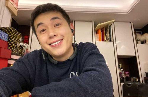 李佳琦小助理宣布退出直播间是什么原因(李佳琦助理直播间叫什么名字) 李佳琦小助理宣布退出直播间是什么原因(李佳琦助理直播间叫什么名字)