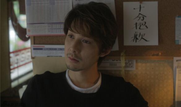 柏原崇近照备显成熟大叔魅力(柏原崇帅气图片)