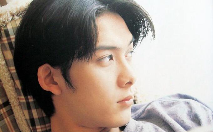 柏原崇近照备显成熟大叔魅力(柏原崇帅气图片)