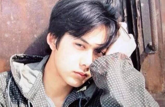 柏原崇近照备显成熟大叔魅力(柏原崇帅气图片)