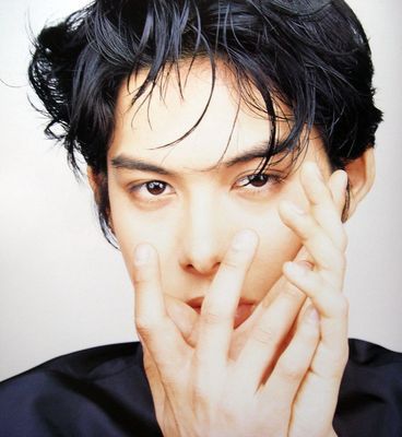 柏原崇近照备显成熟大叔魅力(柏原崇帅气图片)