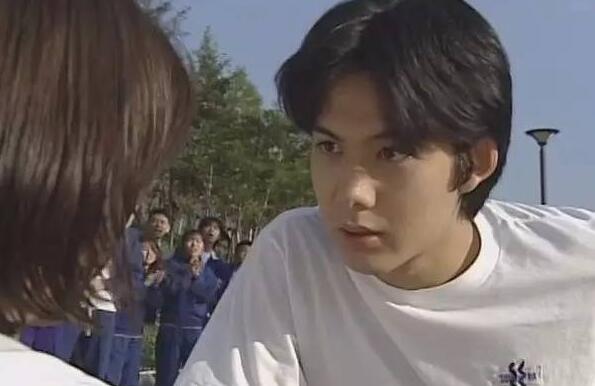 柏原崇近照备显成熟大叔魅力(柏原崇帅气图片)