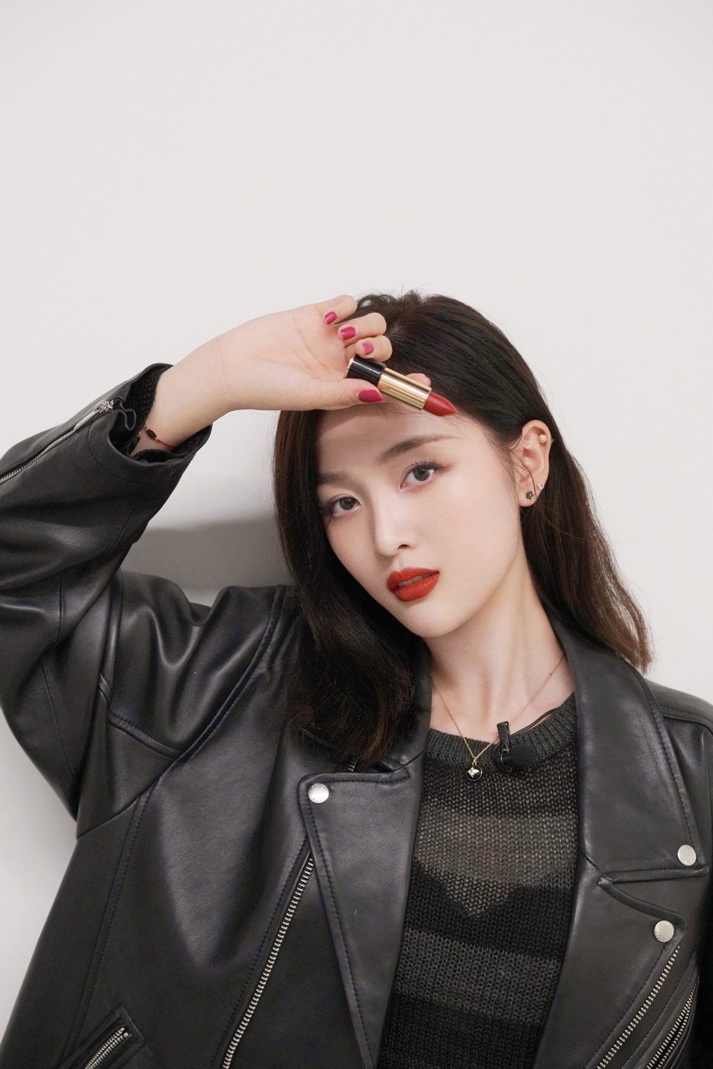 吴宣仪为什么叫官方仪、小钻风(吴宣仪为什么叫五选一)