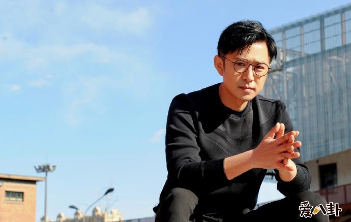 王一楠和冯绍峰是同学吗(王一楠前男友)