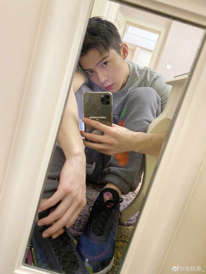 胡冰卿张铭恩徐璐事件前因后果(张铭恩胡冰卿恋情疑曝光)