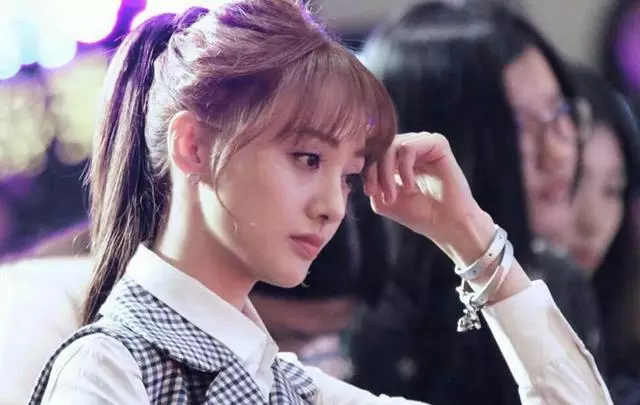 郑爽暴瘦减肥法是什么方法？她绝食20天瘦