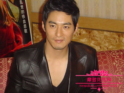 琼瑶为什么会选朱镇模？琼瑶年轻时的美丽照(琼瑶长得漂亮吗)