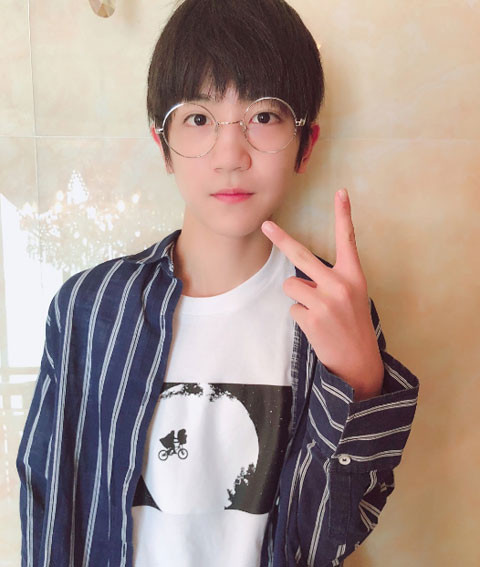 李天泽妹妹李天爱照片(李天泽现照)