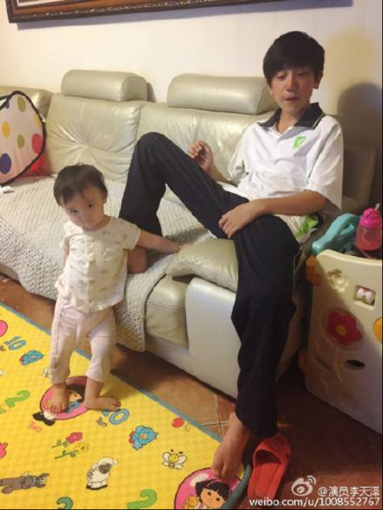 李天泽妹妹李天爱照片(李天泽现照) 李天泽妹妹李天爱照片(李天泽现照)