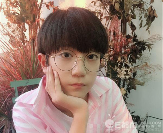 李天泽妹妹李天爱照片(李天泽现照) 李天泽妹妹李天爱照片(李天泽现照)