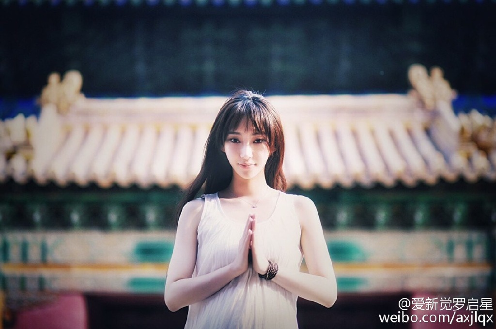 爱新觉罗启星也是冒充的假的?她的家族谱有