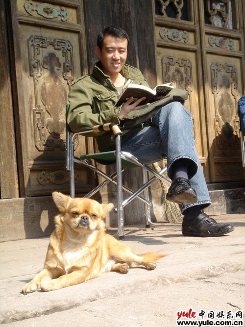 于和伟和王丽坤接吻图(王丽坤结婚刺激于和伟)