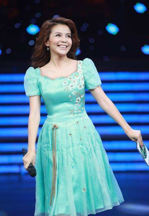 朱迅癌症是真的假的?朱迅现在离开央视了吗(朱迅癌症复发是真的吗) 朱迅癌症是真的假的?朱迅现在离开央视了吗(朱迅癌症复发是真的吗)