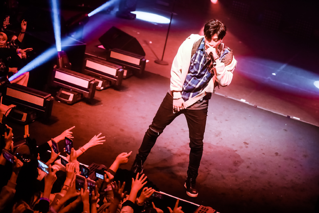 满舒克为什么叫孤神、满帅、YJ