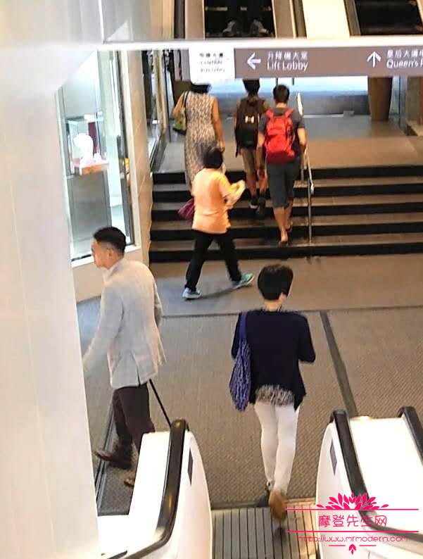 许晋亨为什么拄拐杖(许晋亨没能力吗)