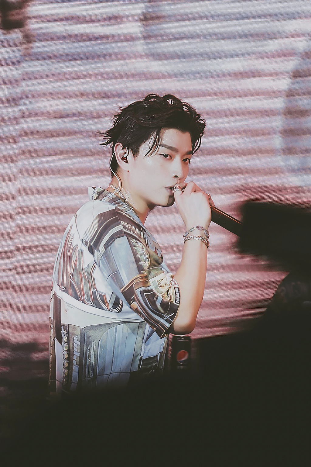 满舒克为什么叫孤神、满帅、YJ