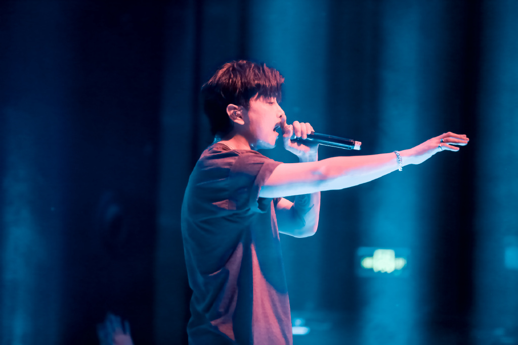 满舒克为什么叫孤神、满帅、YJ