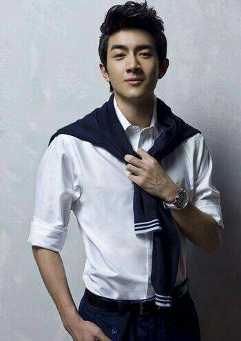 林更新偶像是周杰伦？林更新微博撩骚凤姐截