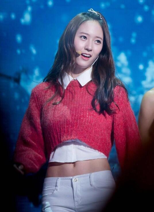 郑秀晶腹肌完爆林允儿腹肌图(郑允浩腹肌图片)