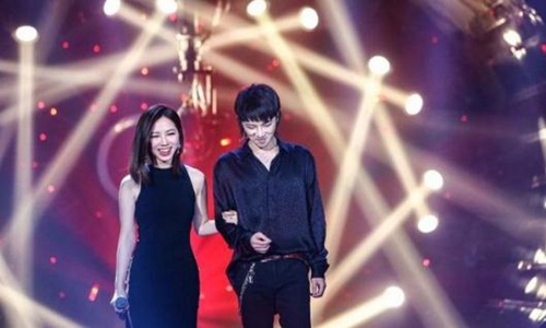 邓紫棋华晨宇被曝是情侣在一起过(华晨宇邓紫棋恋情坐实)