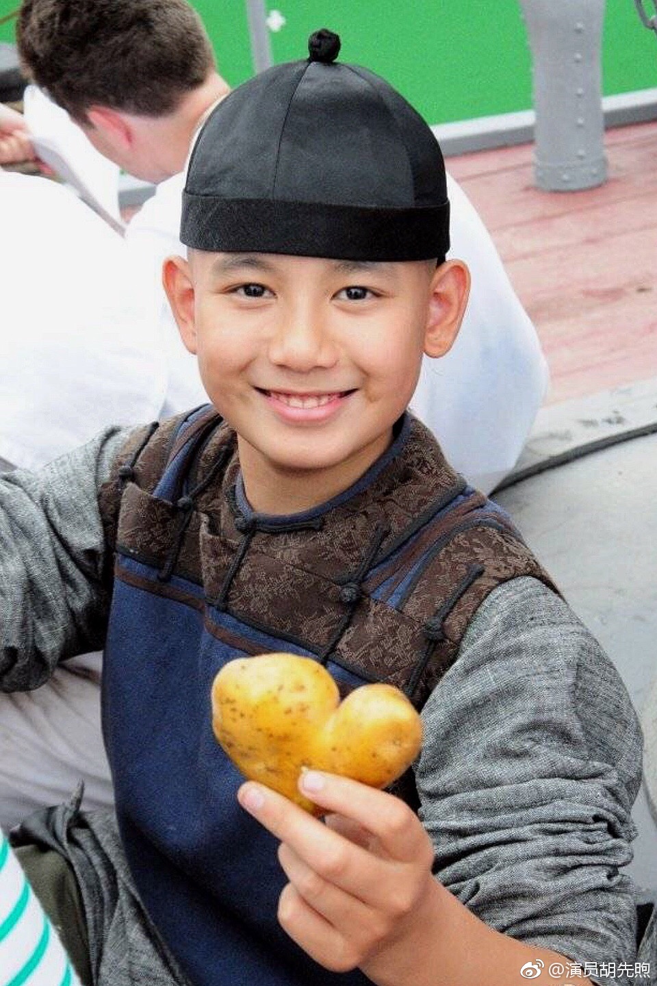 胡先煦是怎么出道的?胡先煦张子枫早恋在一 胡先煦是怎么出道的?胡先煦张子枫早恋在一