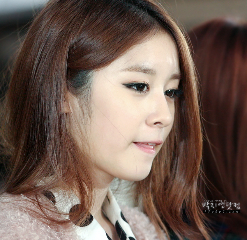 朴智妍为啥叫提裤狂魔？朴智妍拒绝王思聪求(朴智妍提裤子)