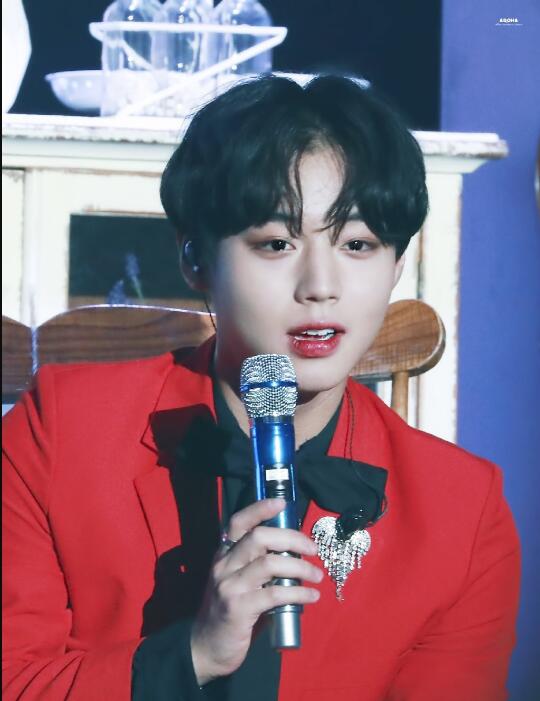 八卦：朴志训为什么叫小眨、啤酒花、五金、