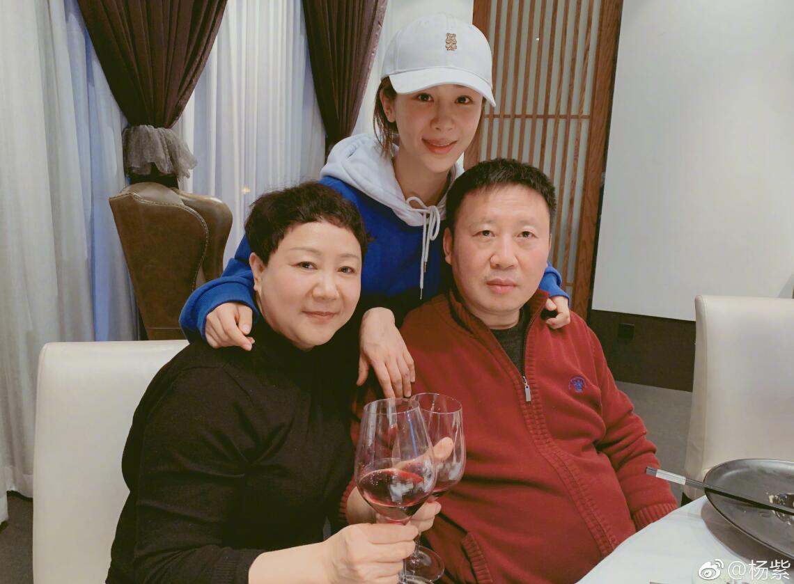 杨紫邓伦公开恋情是什么情况(杨紫邓伦官宣恋情)